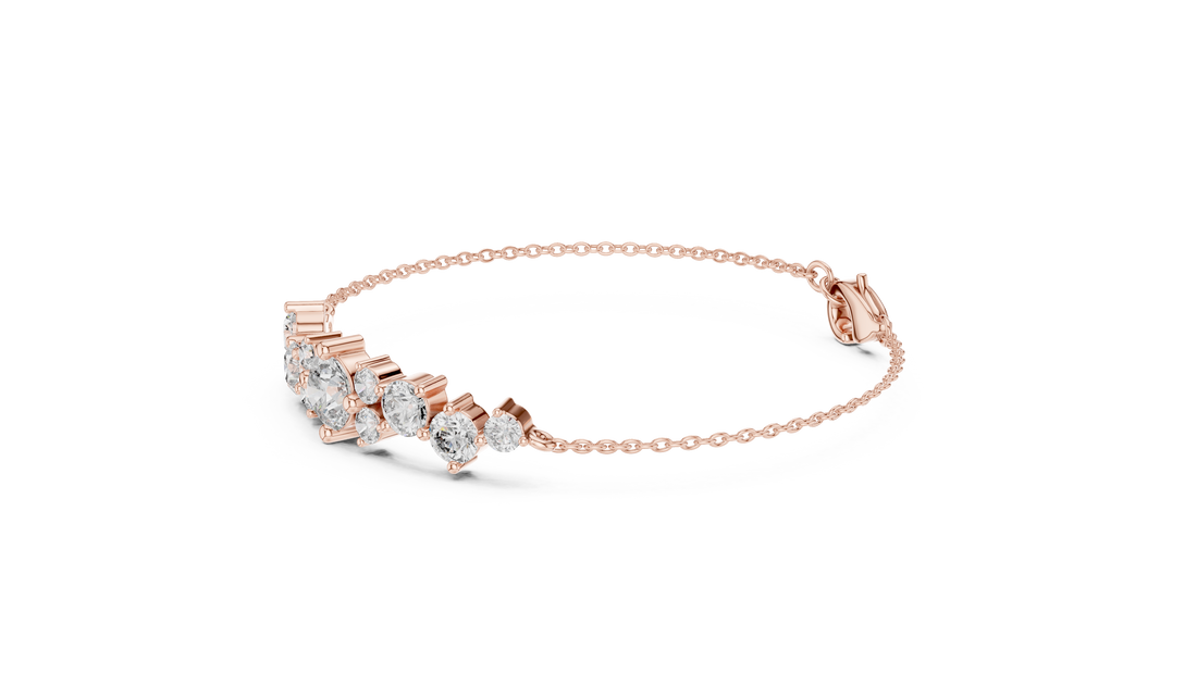 Sleek chain bracelet with high-end SG feel