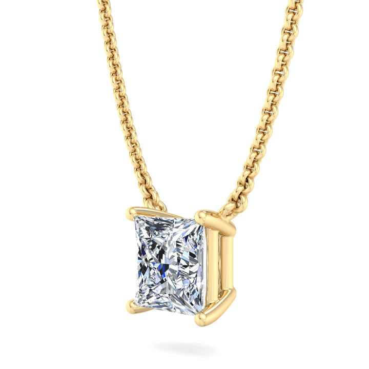 Gold Chain Pendant with Diamond